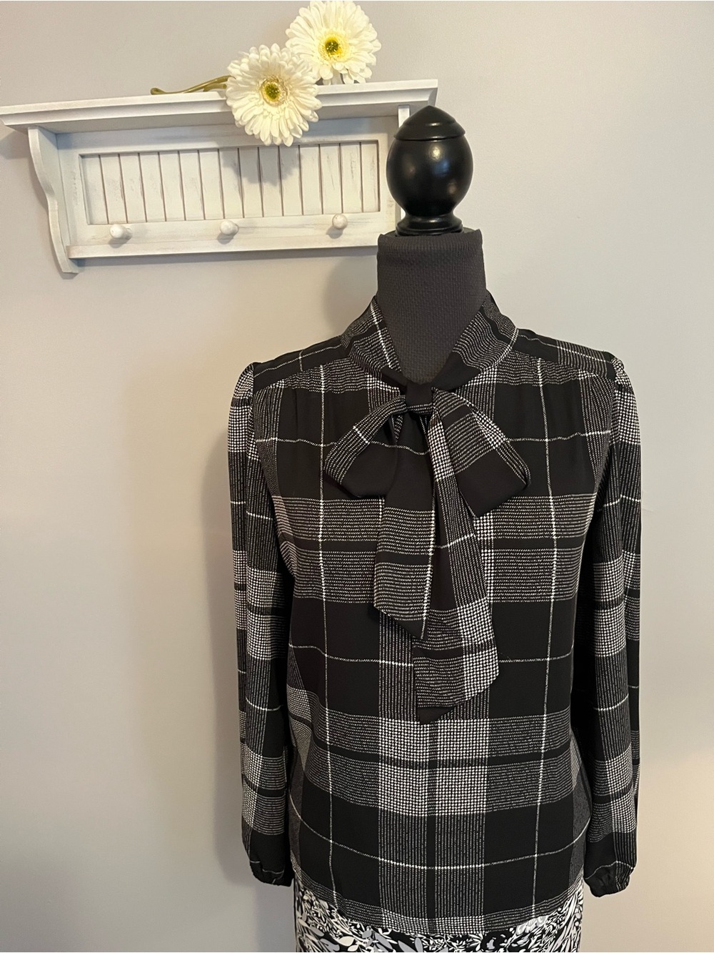 Ann Taylor Factory Black & Gray Plaid Tie-Neck Blouse  EUC